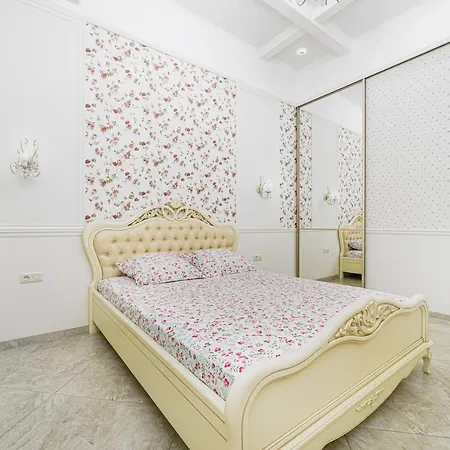New!designer On Deribasovskaya